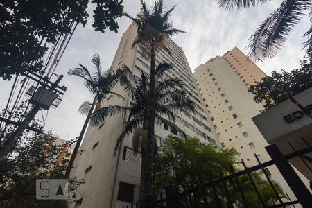 Apartamento para alugar com 140m², 4 quartos e 2 vagasFachada - Condomínio