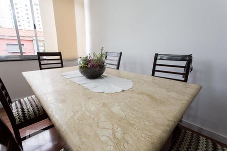 Apartamento à venda com 110m², 2 quartos e sem vagaSala - Mesa de Mármore