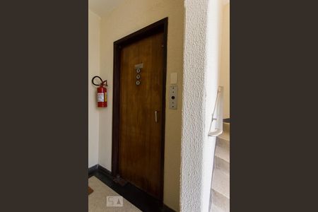 Apartamento à venda com 110m², 2 quartos e sem vagaElevador