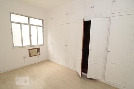 Apartamento à venda com 150m², 3 quartos e 1 vagaQuarto 2