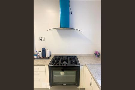 Casa à venda com 350m², 2 quartos e 2 vagasCozinha