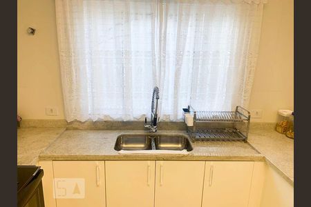 Casa à venda com 350m², 2 quartos e 2 vagasCozinha