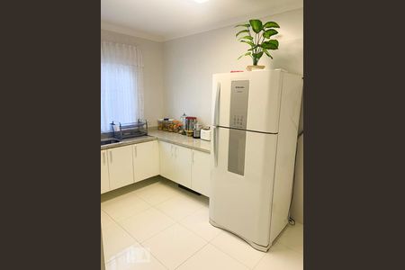 Casa à venda com 350m², 2 quartos e 2 vagasCozinha