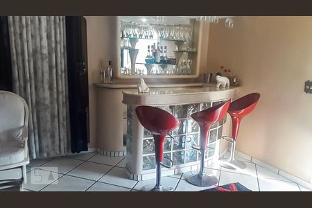 Sala de casa à venda com 3 quartos, 235m² em Jardim das Vertentes, São Paulo