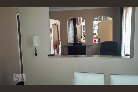 Sala de casa à venda com 3 quartos, 235m² em Jardim das Vertentes, São Paulo