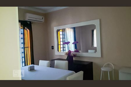 Sala de casa à venda com 3 quartos, 235m² em Jardim das Vertentes, São Paulo