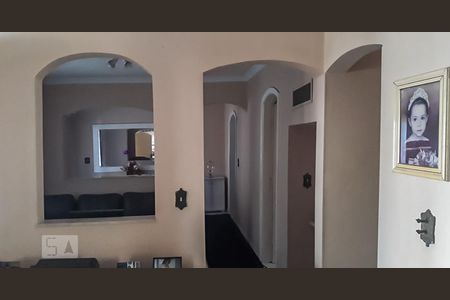 Sala de casa à venda com 3 quartos, 235m² em Jardim das Vertentes, São Paulo