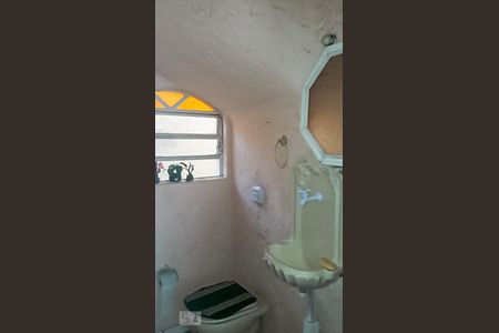 Casa à venda com 235m², 3 quartos e 3 vagasBanheiro