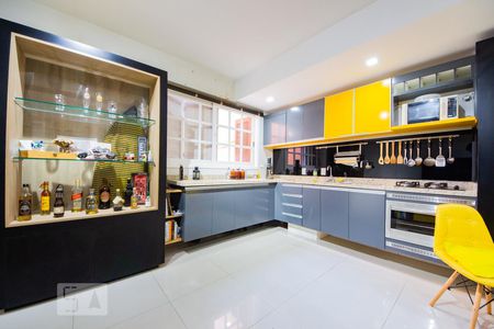 Sala/Cozinha de apartamento à venda com 1 quarto, 40m² em Chácara das Pedras, Porto Alegre