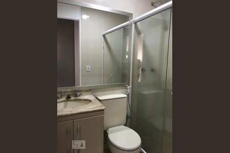 Banheiro de apartamento para alugar com 1 quarto, 50m² em Botafogo, Rio de Janeiro