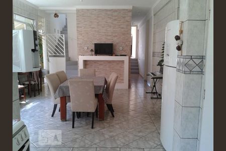 Casa à venda com 296m², 3 quartos e 4 vagas Casa à venda com 296m², 3 quartos e 4 vagasSala