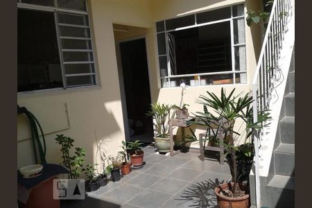 Casa à venda com 296m², 3 quartos e 4 vagas Casa à venda com 296m², 3 quartos e 4 vagasArea Externa