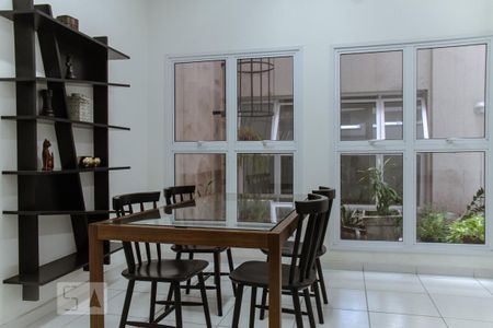Apartamento para alugar com 40m², 1 quarto e sem vagaEscritório