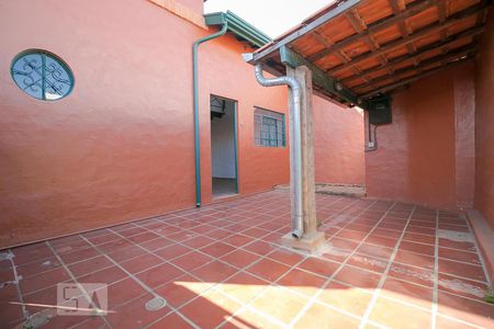 Casa à venda com 65m², 1 quarto e sem vagaQuintal