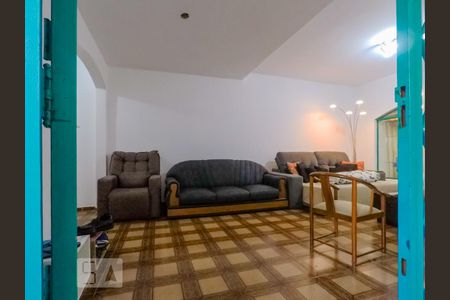 Casa à venda com 3 quartos, 209m² em Vila Gumercindo, São Paulo