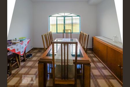 Casa à venda com 3 quartos, 209m² em Vila Gumercindo, São Paulo