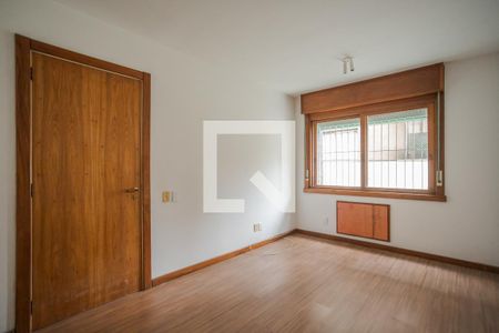 Quarto 1 de apartamento para alugar com 2 quartos, 100m² em Jardim Lindóia, Porto Alegre