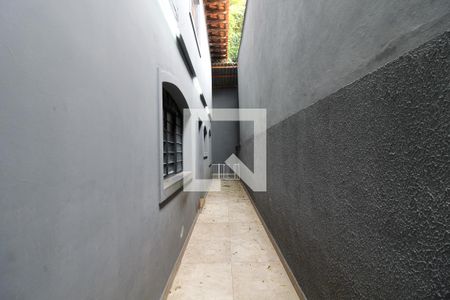 Corredor de casa à venda com 3 quartos, 224m² em Vila Vasconcelos, São Paulo