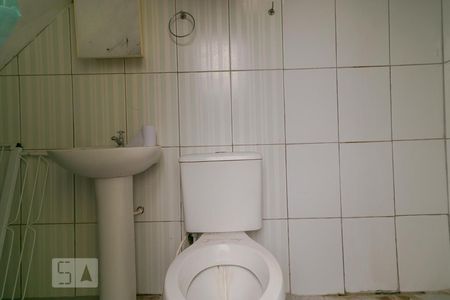 Casa de condomínio à venda com 117m², 5 quartos e 2 vagasBanheiro de Serviço