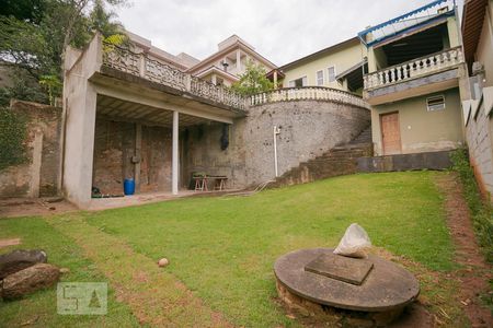 Casa de condomínio à venda com 117m², 5 quartos e 2 vagasQuintal