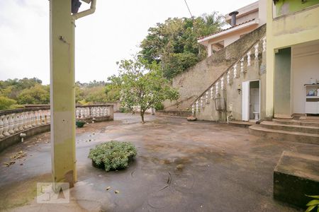 Casa de condomínio à venda com 117m², 5 quartos e 2 vagasQuintal