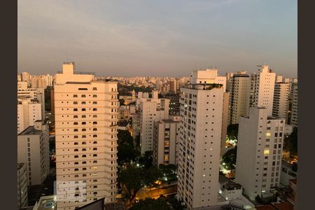 Apartamento à venda com 200m², 3 quartos e 2 vagas Apartamento à venda com 200m², 3 quartos e 2 vagasVista