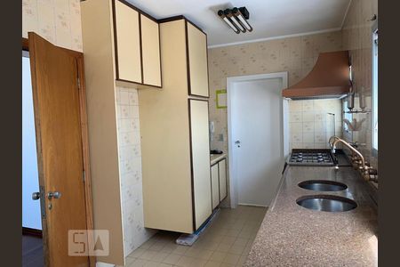 Apartamento à venda com 200m², 3 quartos e 2 vagas Apartamento à venda com 200m², 3 quartos e 2 vagasCozinha