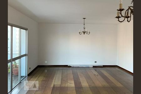 Apartamento à venda com 200m², 3 quartos e 2 vagas Apartamento à venda com 200m², 3 quartos e 2 vagasSala