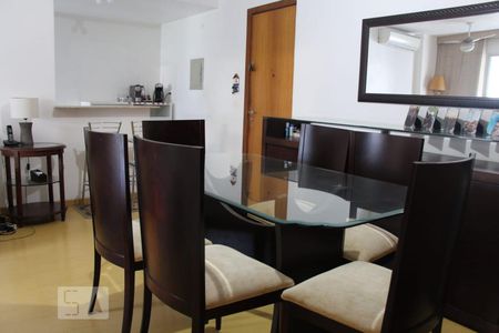 Sala de Apartamento com 2 quartos, 87m² Jacarepaguá