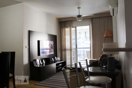 Sala de Apartamento com 2 quartos, 87m² Jacarepaguá