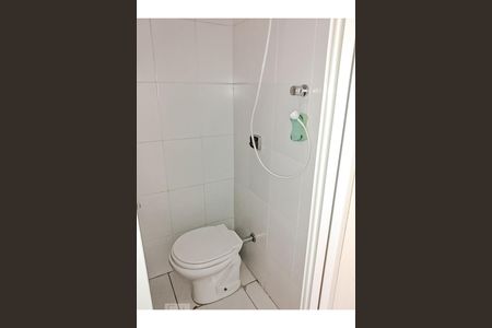 Banheiro de serviço de apartamento à venda com 2 quartos, 108m² em Vila Nova Conceição, São Paulo
