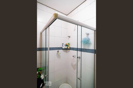 Casa à venda com 332m², 4 quartos e 4 vagasBanheiro Suíte 2