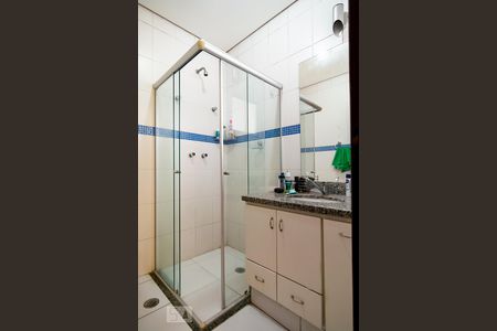 Casa à venda com 332m², 4 quartos e 4 vagasBanheiro Suíte 3