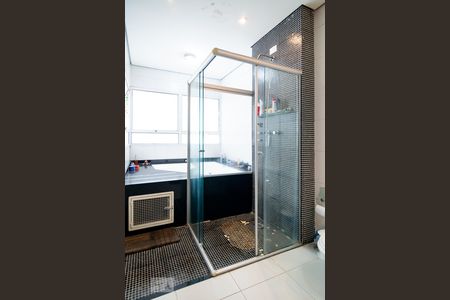 Casa à venda com 332m², 4 quartos e 4 vagasBanheiro Suíte Master