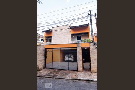 Casa à venda com 332m², 4 quartos e 4 vagasFachada