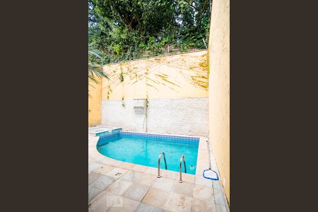 Casa à venda com 332m², 4 quartos e 4 vagasPiscina