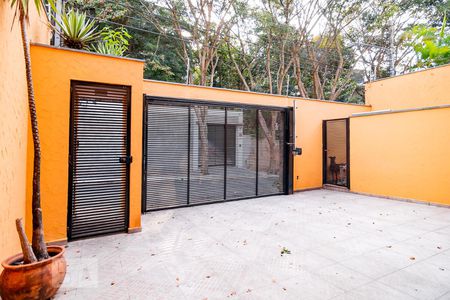 Casa à venda com 332m², 4 quartos e 4 vagasGaragem
