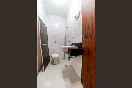 Casa à venda com 135m², 2 quartos e 2 vagas Casa à venda com 135m², 2 quartos e 2 vagasBanheiro