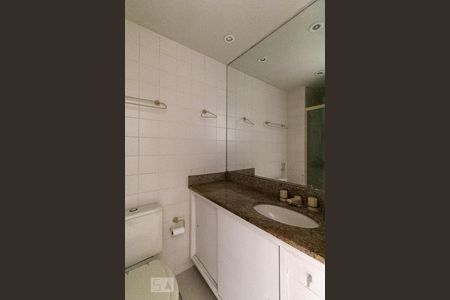 Apartamento à venda com 67m², 2 quartos e 1 vagaBanheiro Corredor