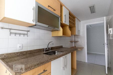 Apartamento à venda com 67m², 2 quartos e 1 vagaCozinha