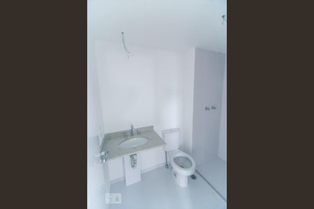 Banheiro de apartamento à venda com 2 quartos, 88m² em Chácara Seis de Outubro, São Paulo