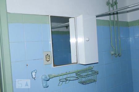 Banheiro de kitnet/studio para alugar com 1 quarto, 40m² em Santa Teresa, Rio de Janeiro