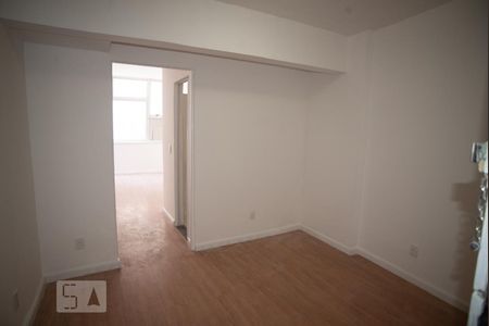 Sala de kitnet/studio para alugar com 1 quarto, 35m² em Centro, Rio de Janeiro