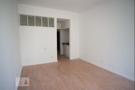 Sala de kitnet/studio para alugar com 1 quarto, 35m² em Centro, Rio de Janeiro