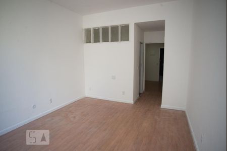 Sala de kitnet/studio para alugar com 1 quarto, 35m² em Centro, Rio de Janeiro