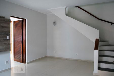 SALA de casa à venda com 2 quartos, 86m² em Vila Paulicéia, São Paulo