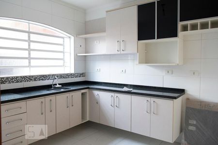 Casa à venda com 86m², 2 quartos e 2 vagasCOZINHA