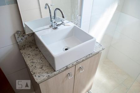 BANHEIRO de casa à venda com 2 quartos, 86m² em Vila Paulicéia, São Paulo