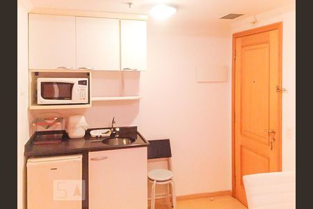 Flat de kitnet/studio à venda com 1 quarto, 30m² em Pinheiros, São Paulo