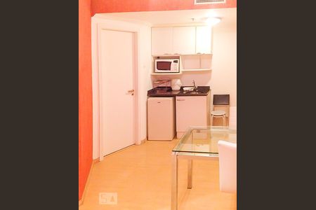 Flat de kitnet/studio à venda com 1 quarto, 30m² em Pinheiros, São Paulo